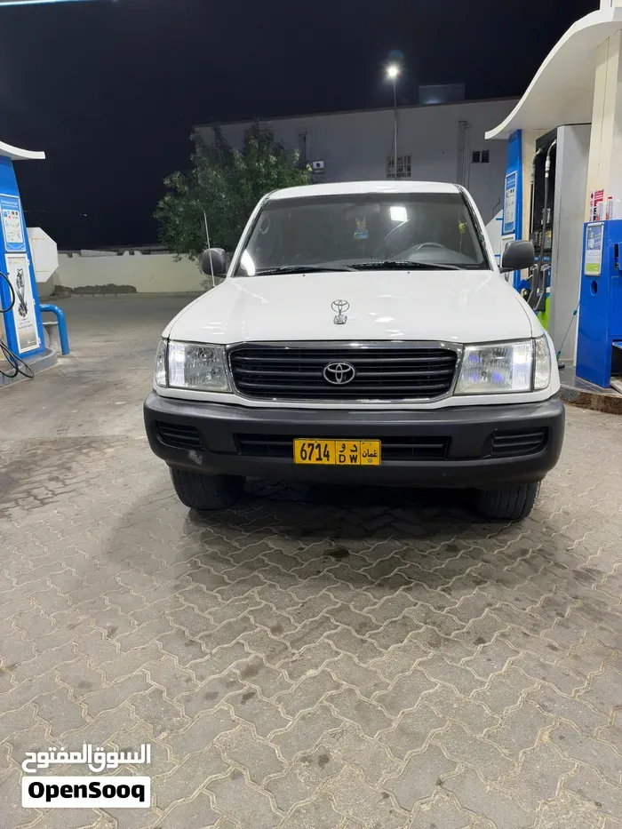 Toyota Land Cruiser 2001 photo 2
