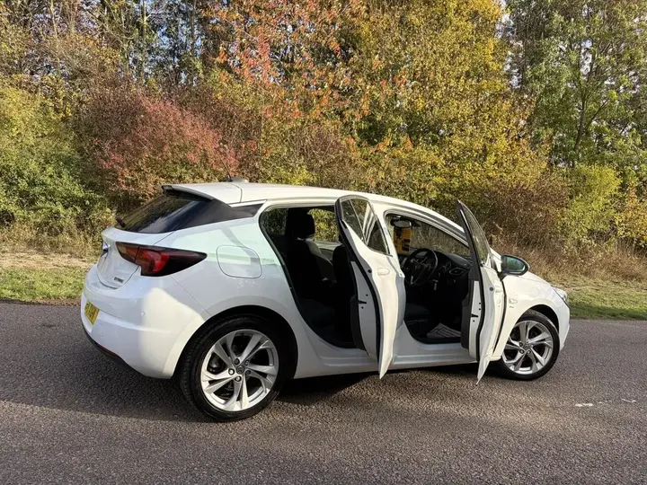 Vauxhall Astra 2018 photo 5