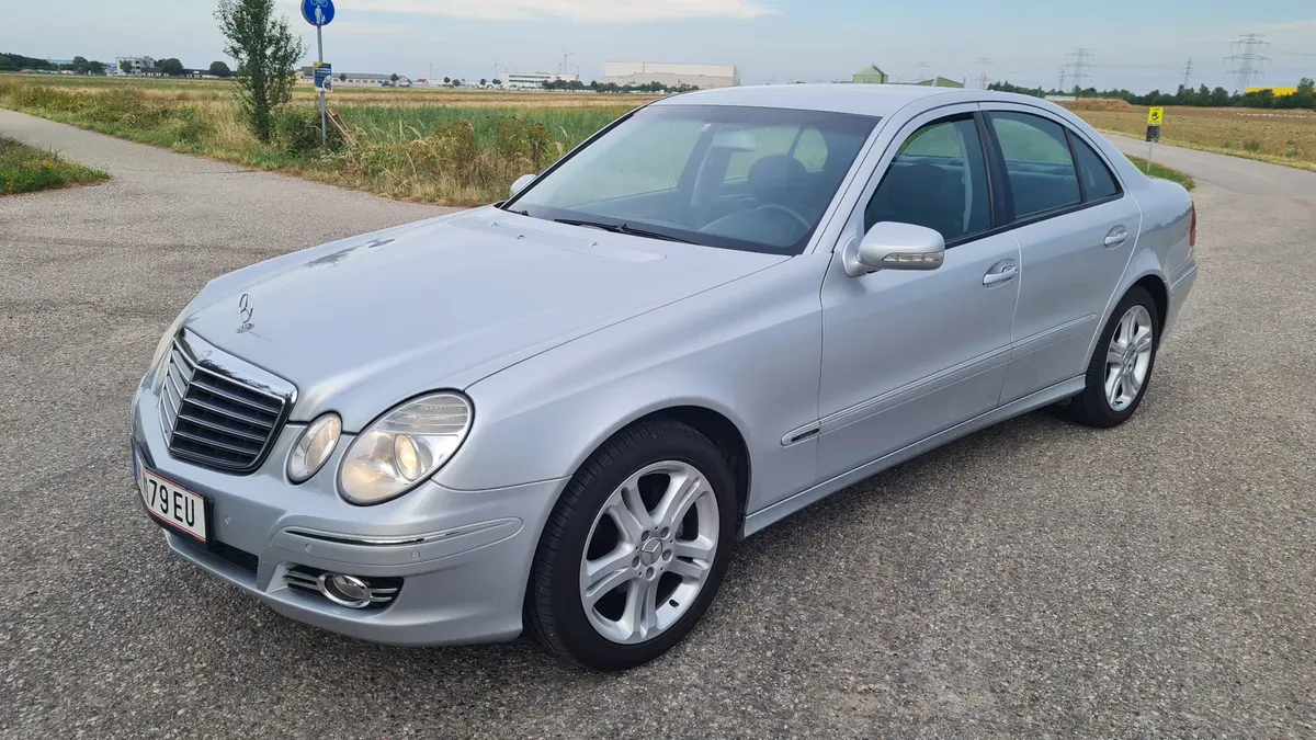 Mercedes-Benz E-Class 2007 photo 2