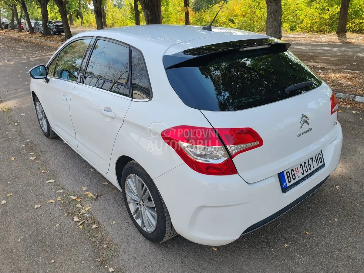 Citroen C4 2011 photo 4