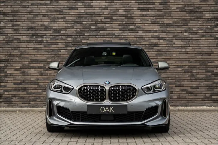 BMW 1 Series 2023 photo 3