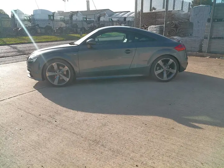 Audi Tt 2014 photo 4