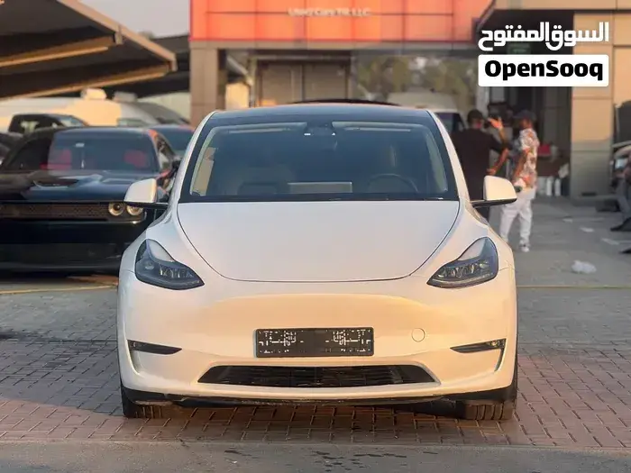 Tesla Model Y 2023 photo 2