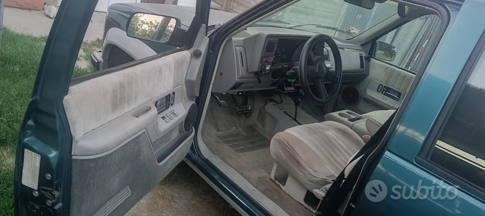 Chevrolet Suburban 1993 photo 4