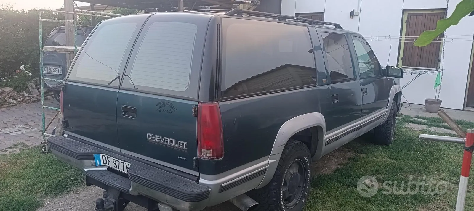 Chevrolet Suburban 1993 photo 2