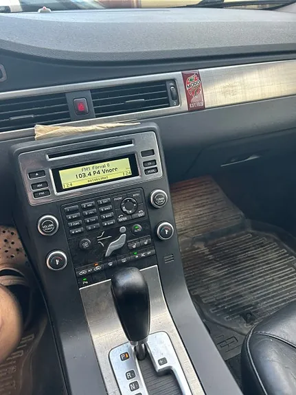 Volvo V70 2010 photo 3