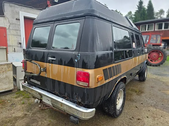 Chevrolet G30 1990 photo 3