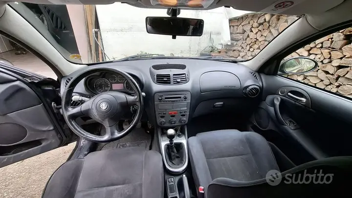 Alfa Romeo 147 2005 photo 2