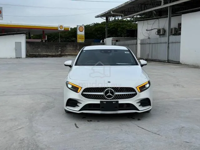 Mercedes-Benz A180
