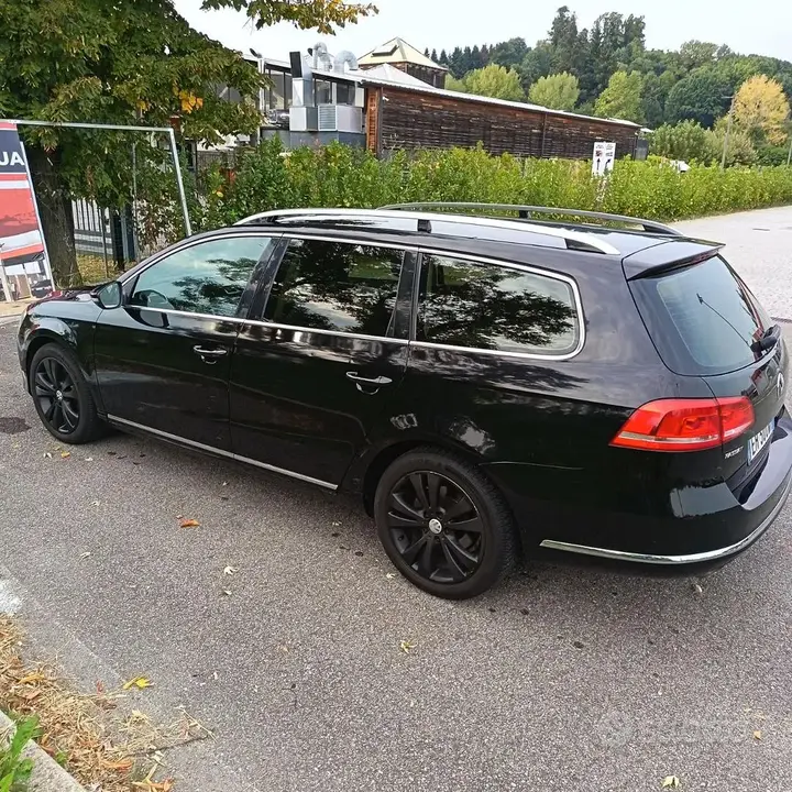 Volkswagen Passat 2011 photo 4