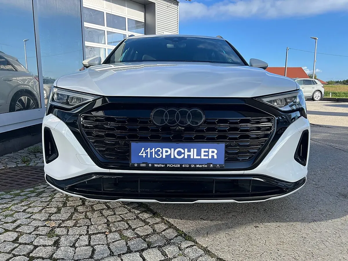 Audi Q8 2024 photo 2