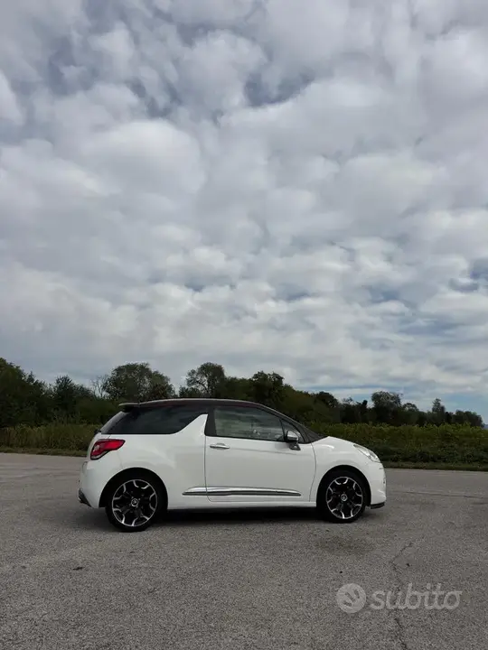 DS Automobiles Ds 3 2011 photo 3