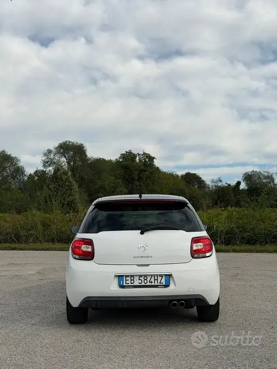 DS Automobiles Ds 3 2011 photo 2