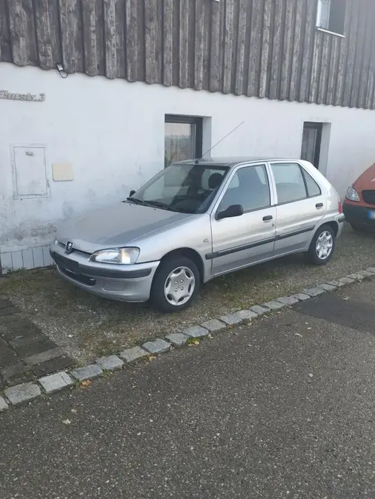 Peugeot 106