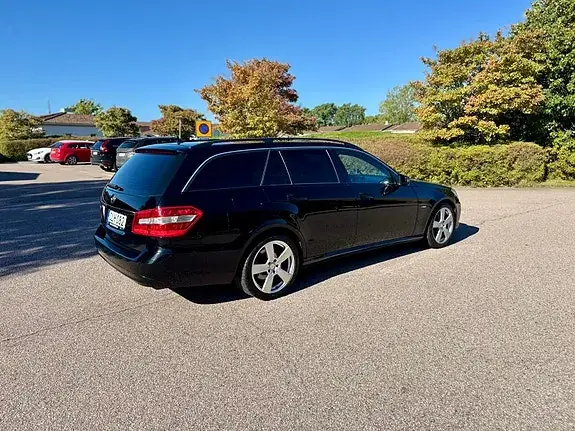 Mercedes-Benz E 200 2010 photo 3