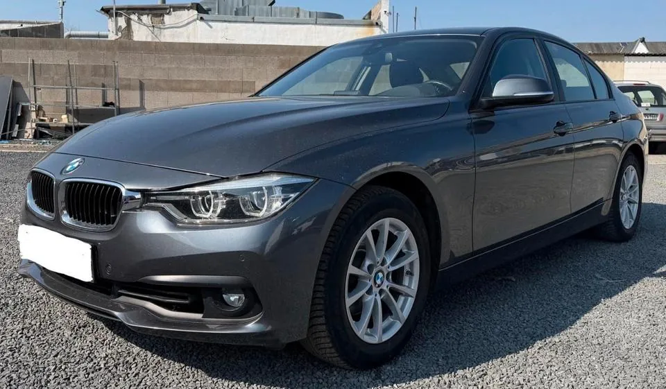 BMW F30
