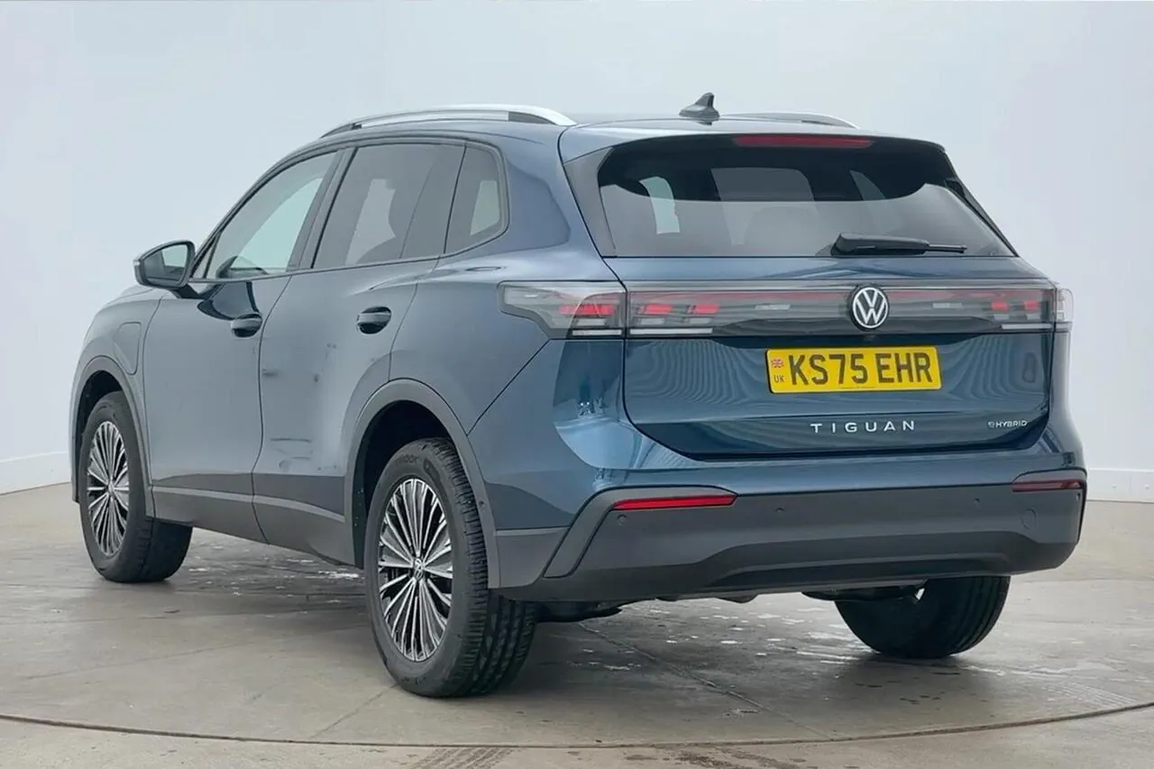 Volkswagen Tiguan 2025 photo 3