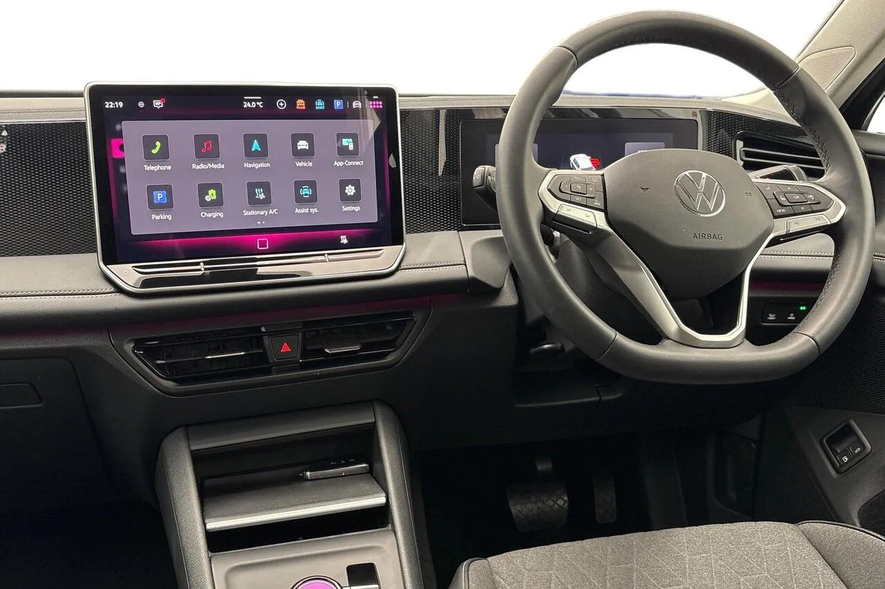 Volkswagen Tiguan 2025 photo 2