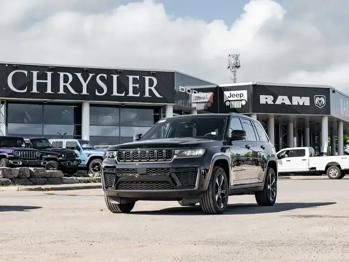 Jeep Grand Cherokee 2026 photo 2