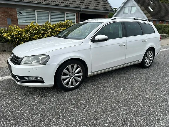 Volkswagen Passat 2011 photo 3