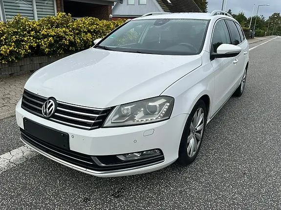 Volkswagen Passat 2011 photo 2
