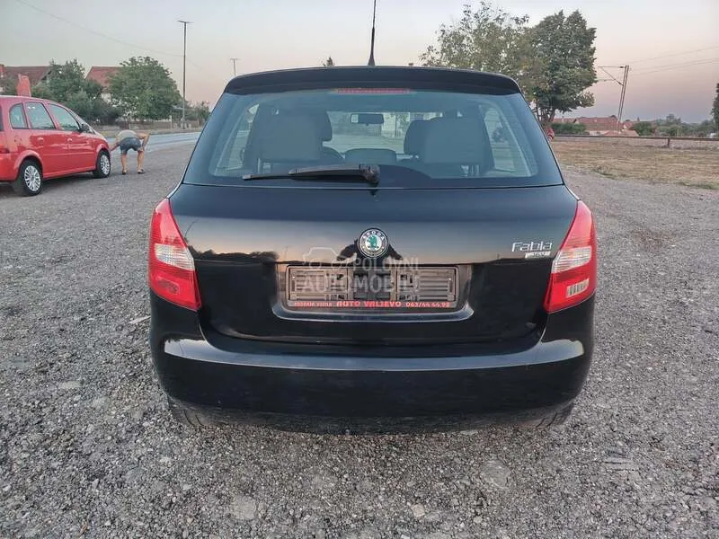 Skoda Fabia 2009 photo 5