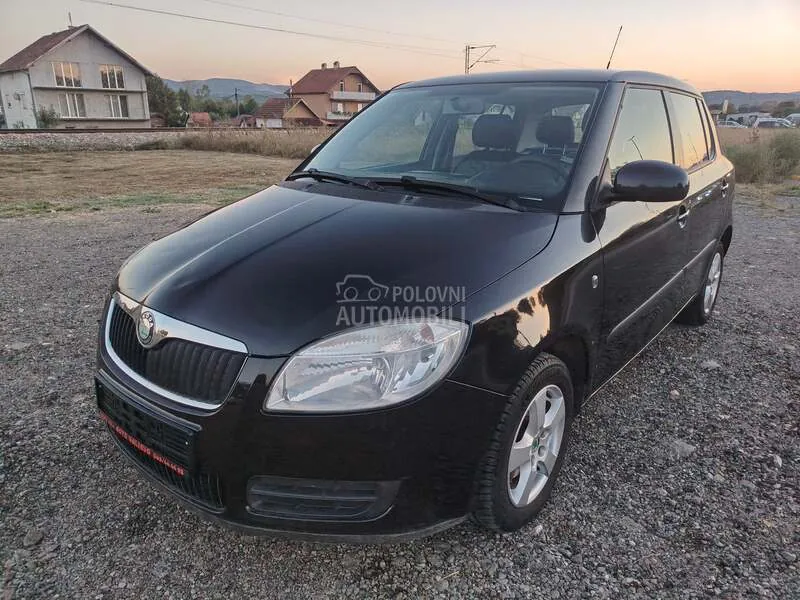 Skoda Fabia 2009 photo 4
