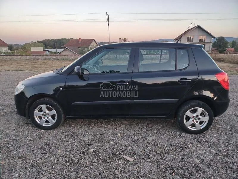 Skoda Fabia 2009 photo 3
