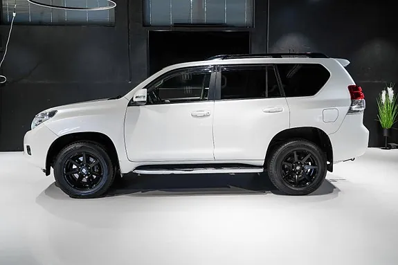 Toyota Land Cruiser 2010 photo 3