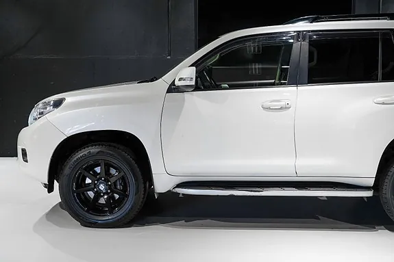 Toyota Land Cruiser 2010 photo 4