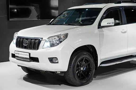 Toyota Land Cruiser 2010 photo 2