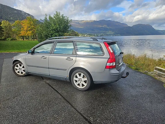 Volvo V50 2005 photo 2