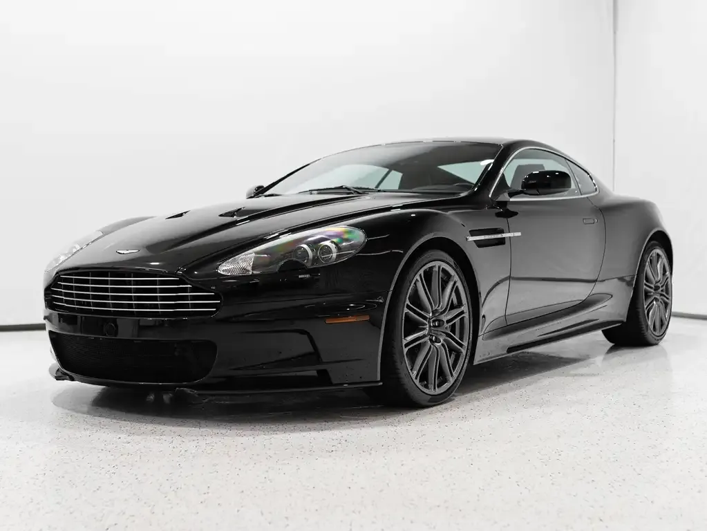 Aston Martin Dbs