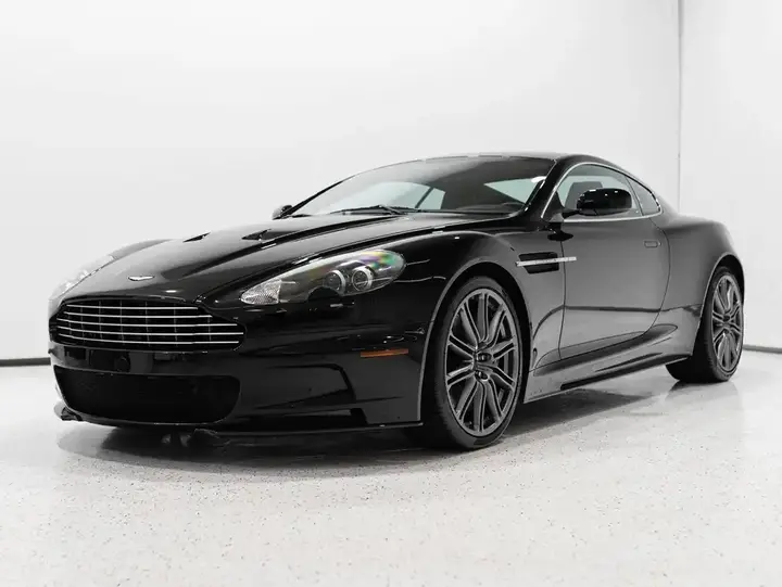 Aston Martin Dbs