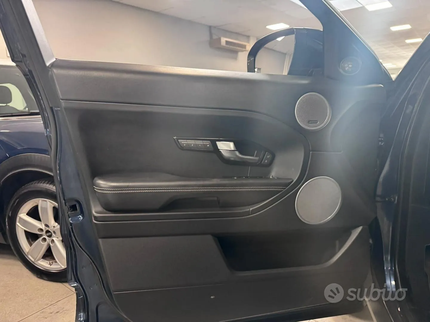 Land Rover Range Rover Evoque 2012 photo 5