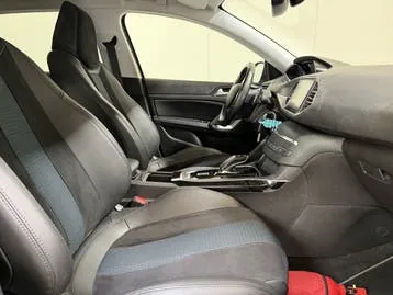 Peugeot 308 2018 photo 2