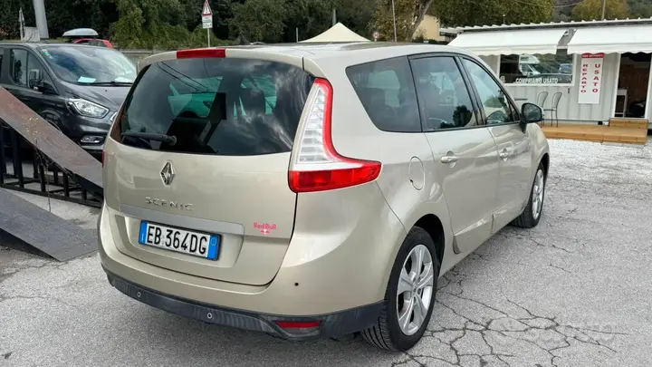 Renault Scenic 2010 photo 4