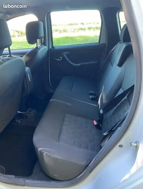 Dacia Duster 2014 photo 4