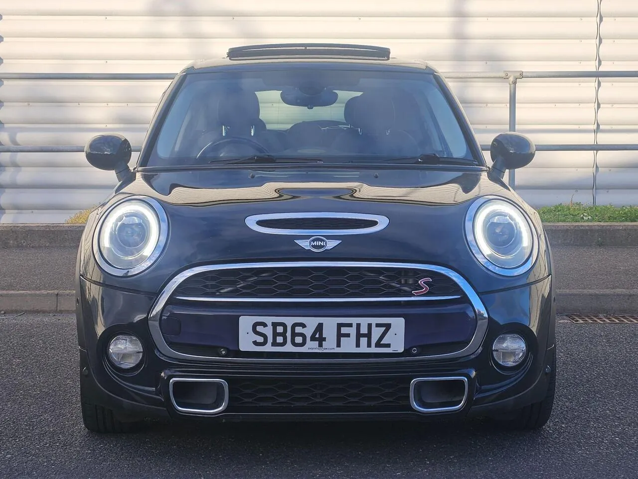 Mini Hatch 2014 photo 2