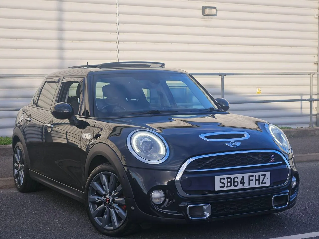 Mini Hatch