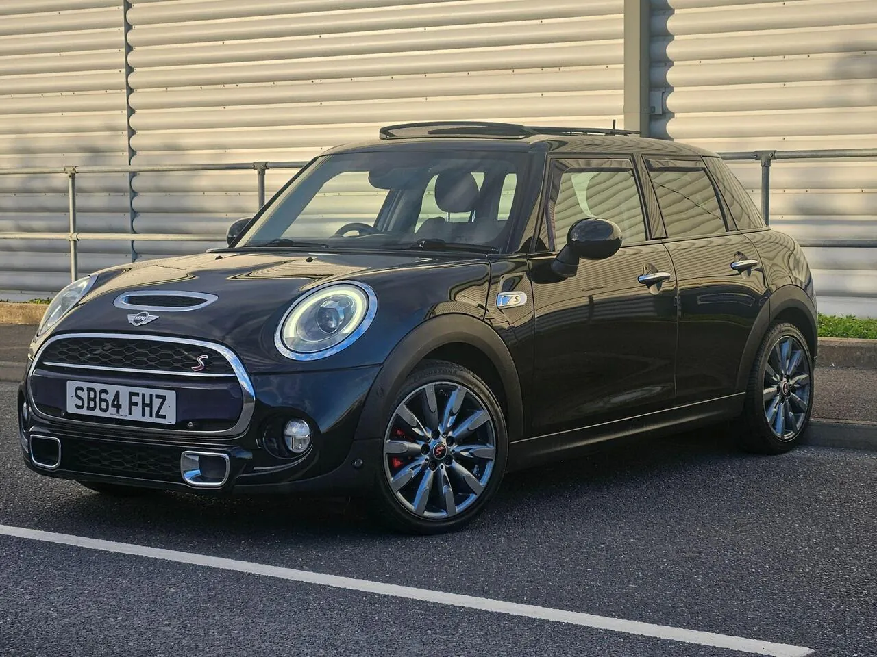 Mini Hatch 2014 photo 3