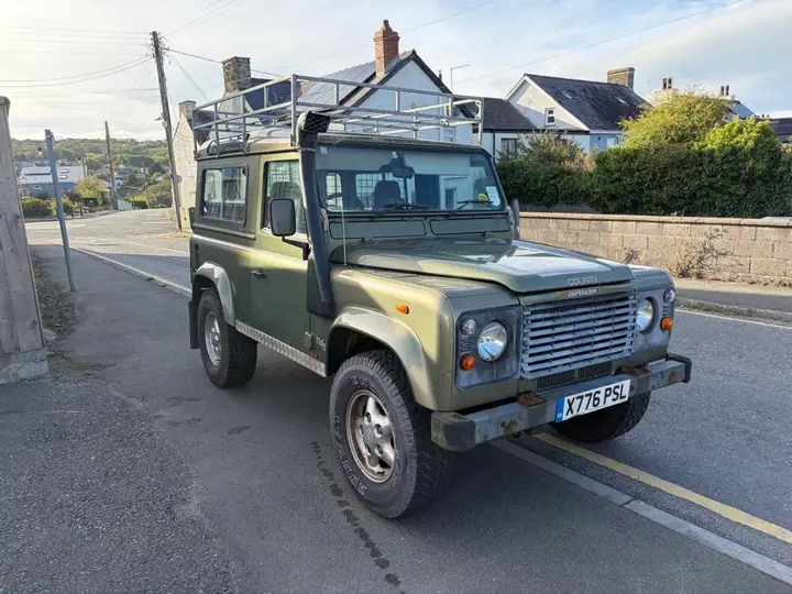 Land Rover Defender 90