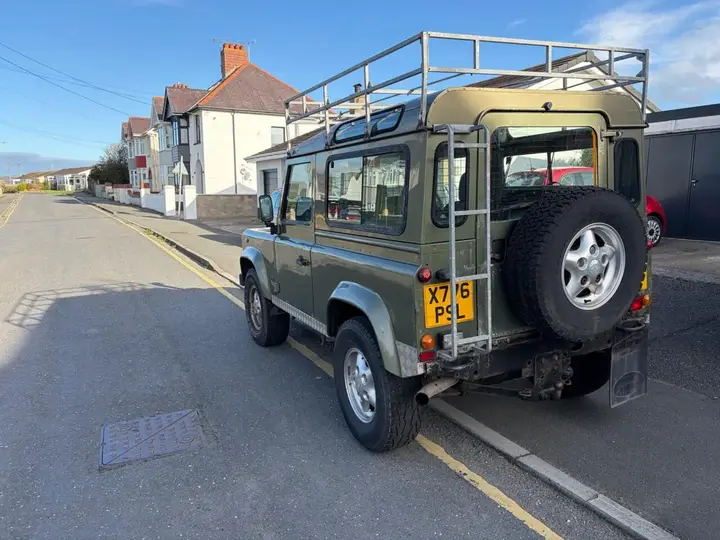 Land Rover Defender 90 2000 photo 5