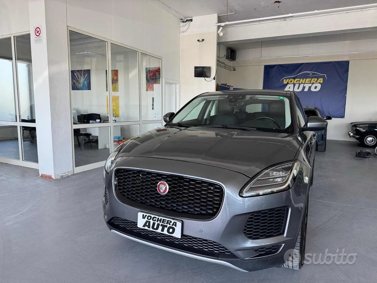 Jaguar E-Pace 2019 photo 2