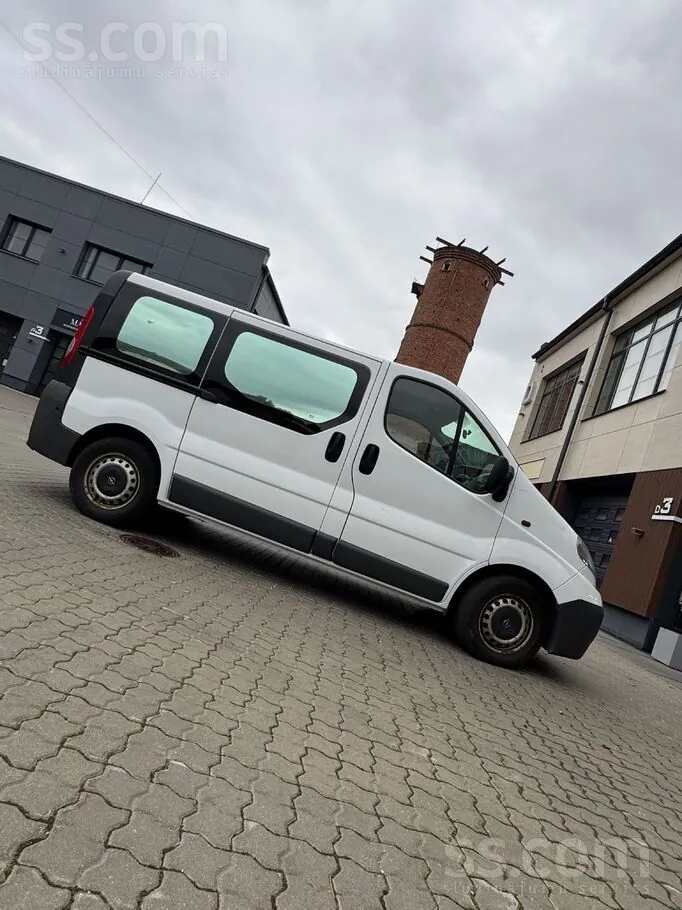 Opel Vivaro 2007 photo 2