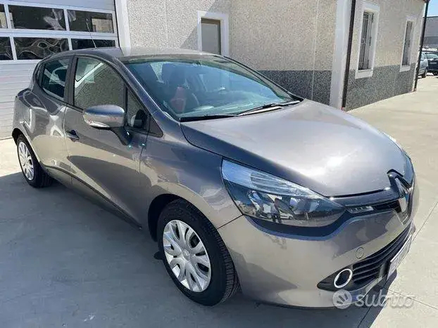 Renault Clio 2015 photo 2