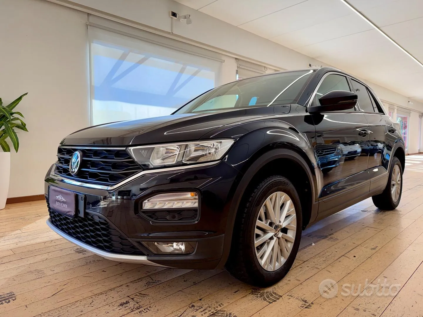 Volkswagen T-Roc 2021 photo 2