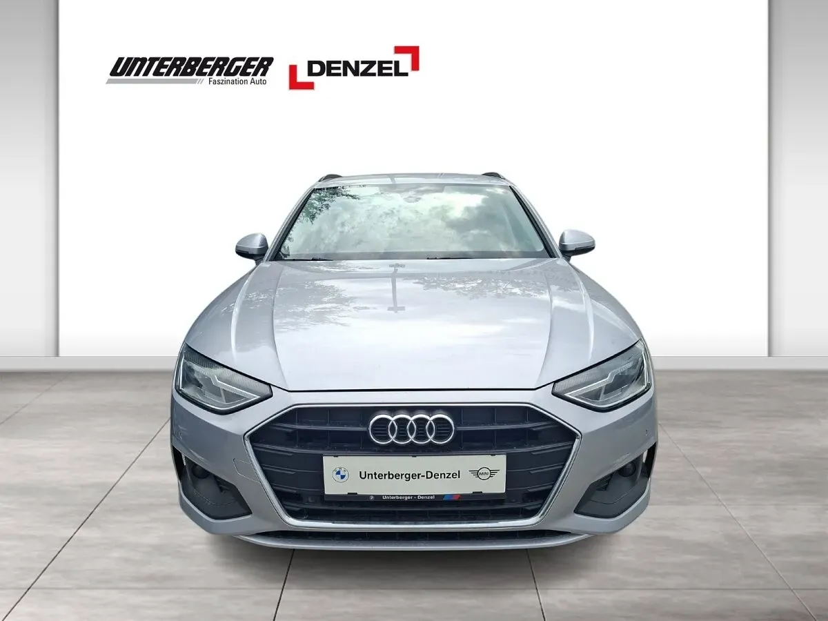 Audi A4 2022 photo 2