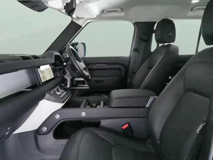 Land Rover Defender 110 2023 photo 4