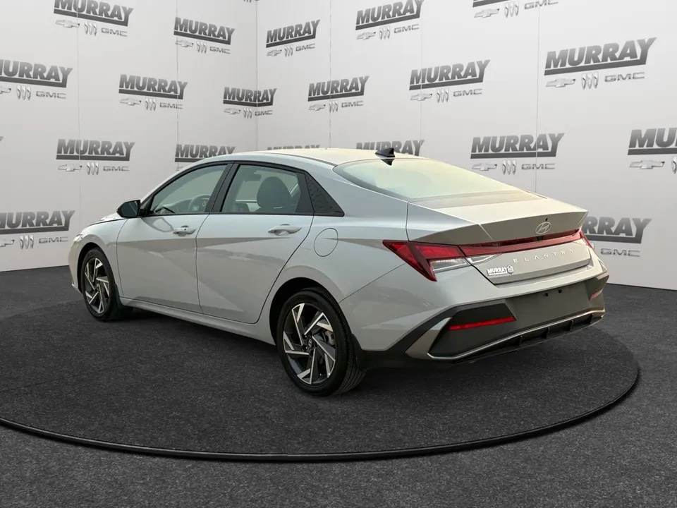 Hyundai Elantra 2025 photo 4